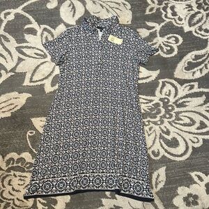 Max edition size medium dress. NWT super soft and stretchy. V neck.